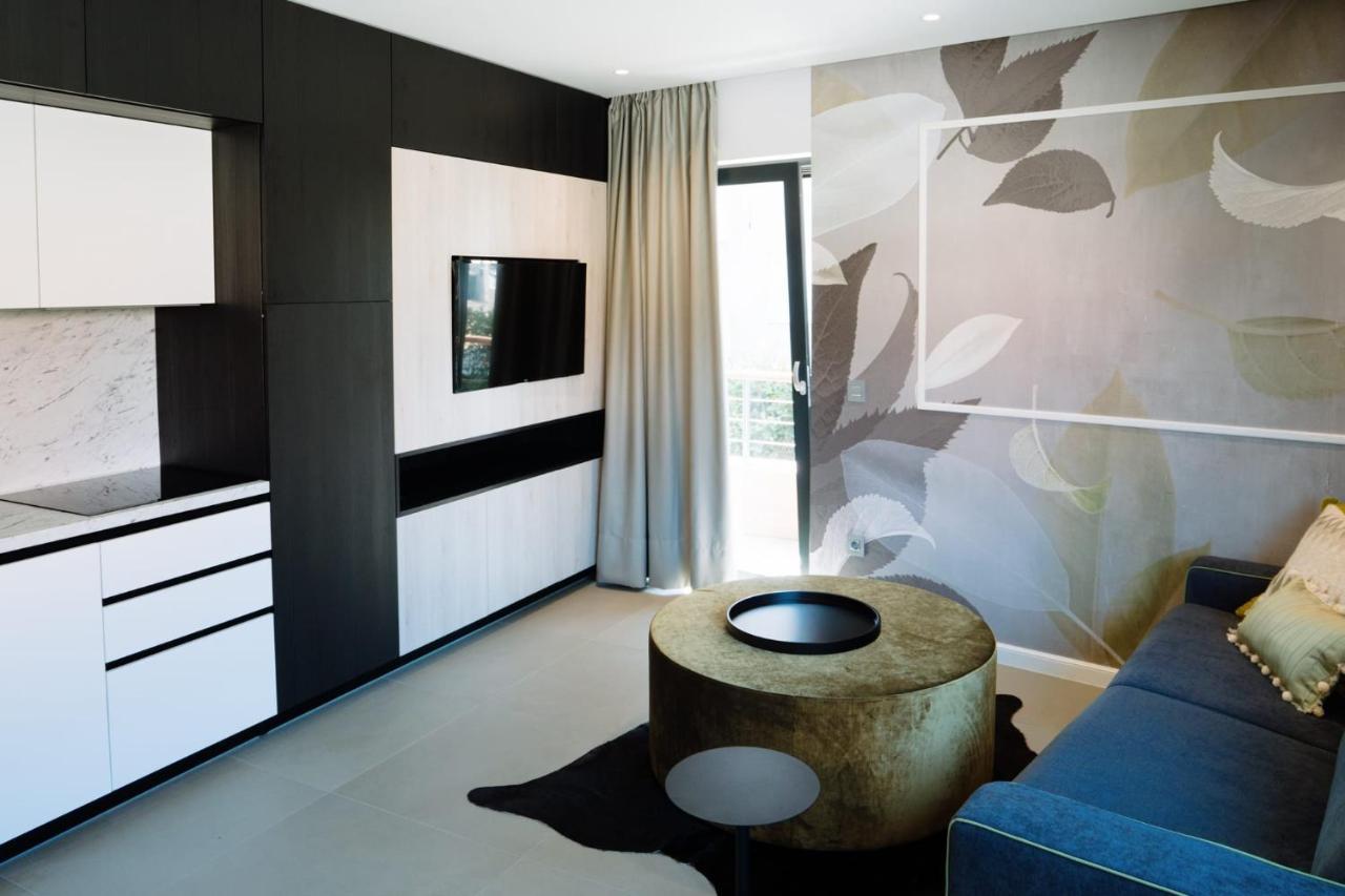 Lena Luxury *