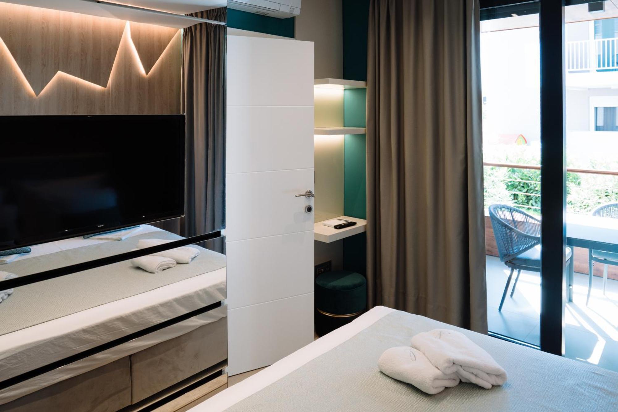 Lena Luxury *