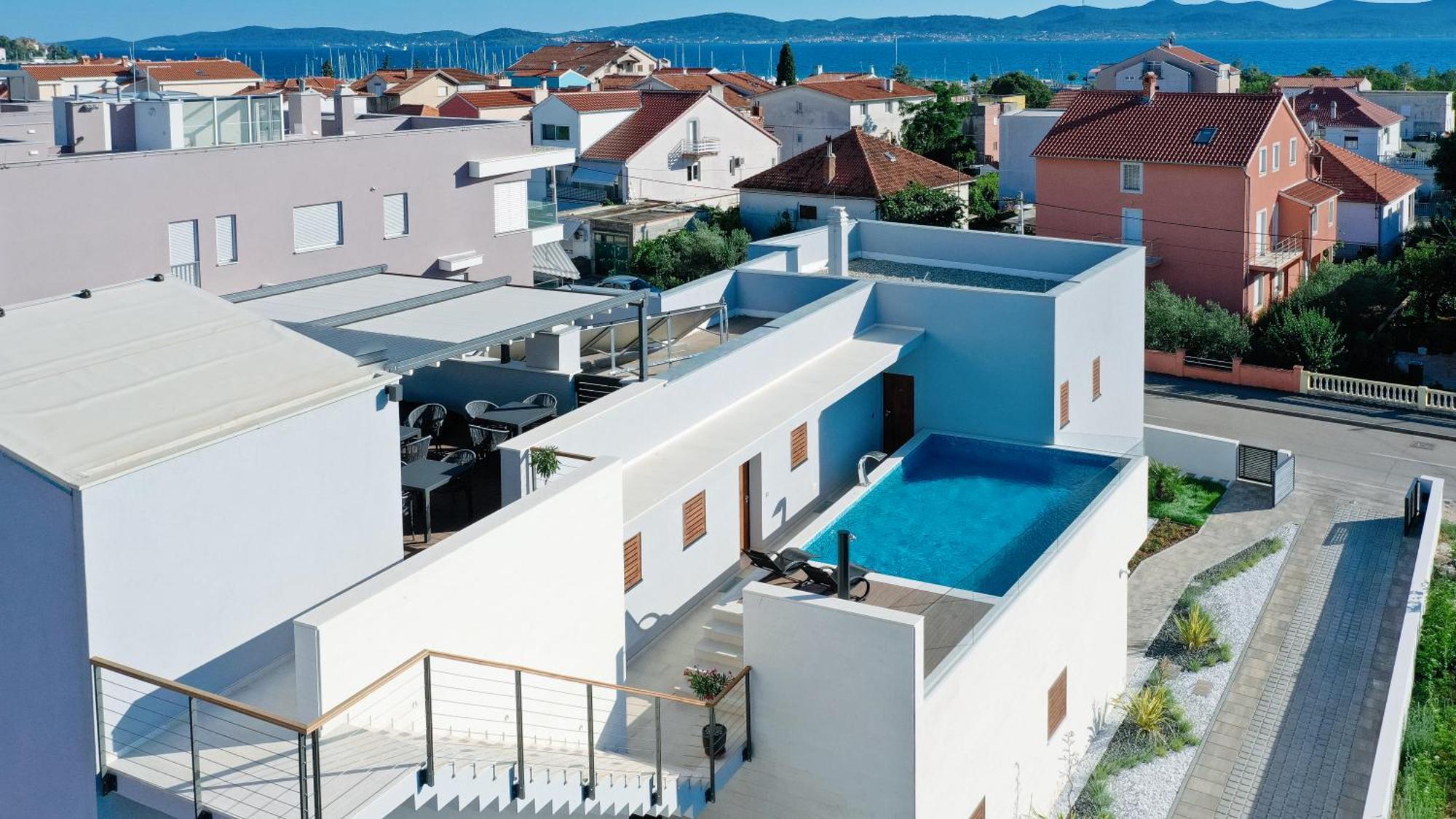 Lena Luxury * Zadar