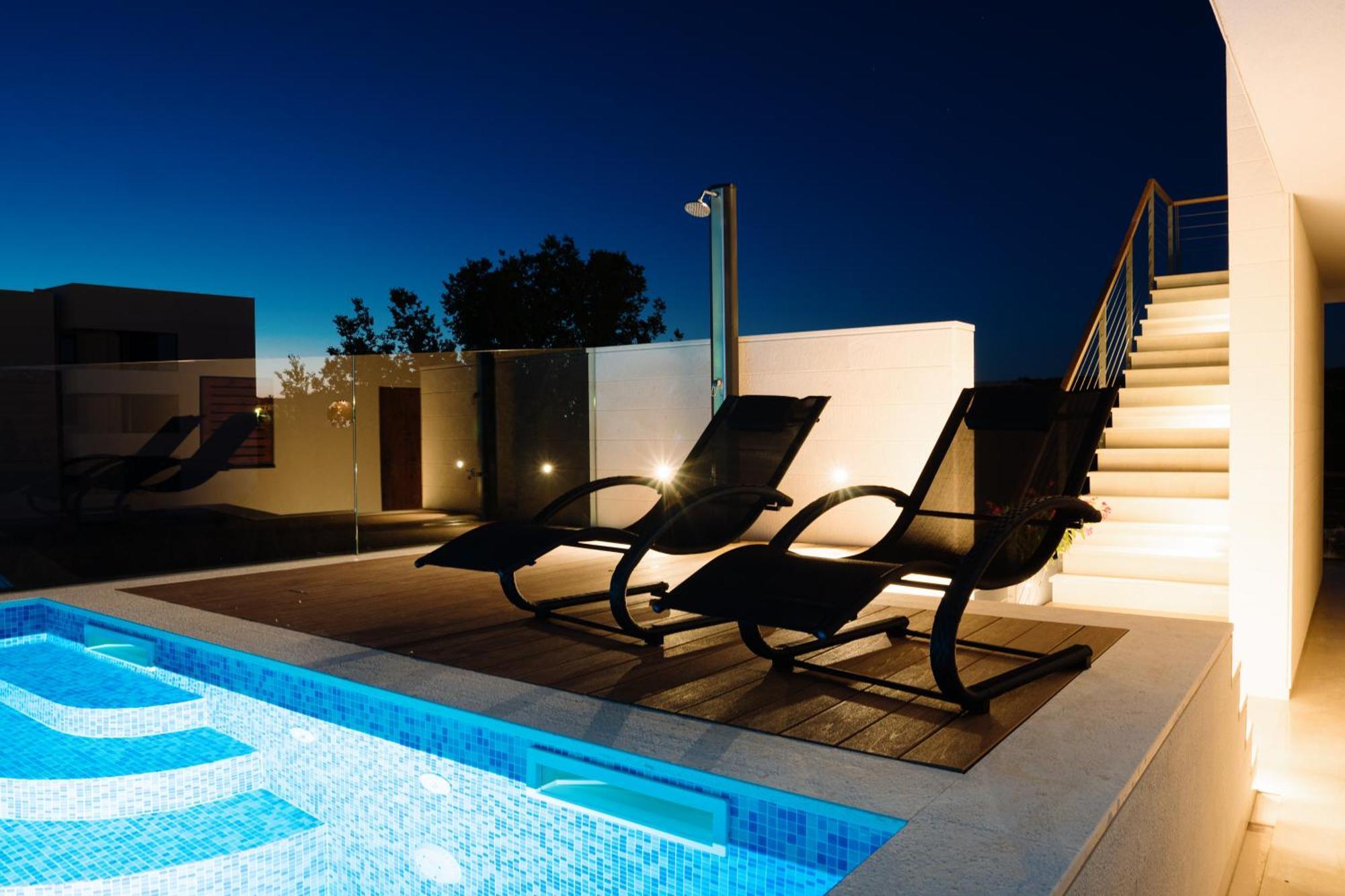 Lena Luxury