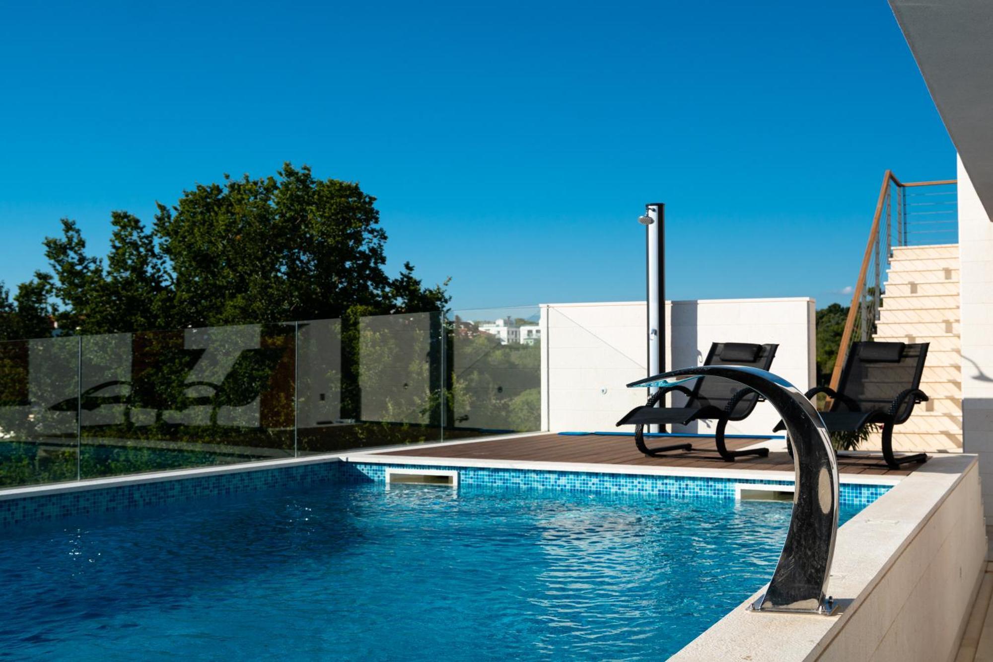 Lena Luxury Apartment